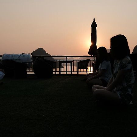 Hotel Dora Cruise By Hag Ha Long Esterno foto