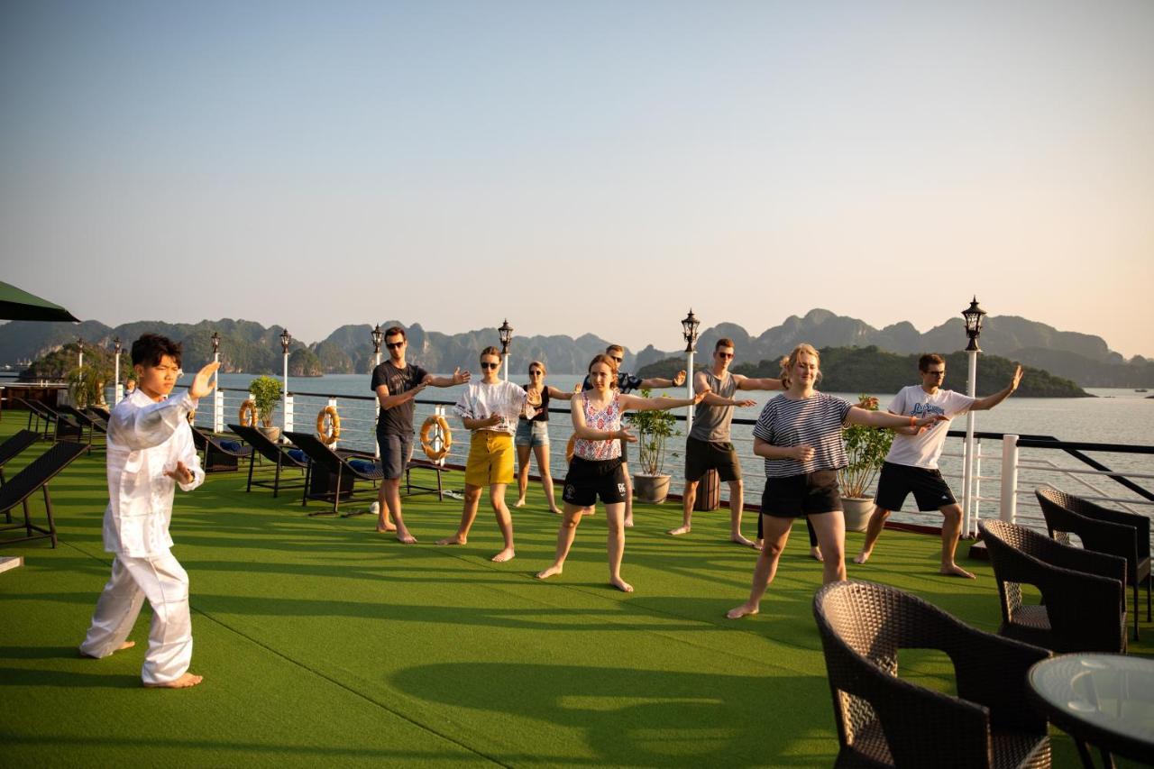 Hotel Dora Cruise By Hag Ha Long Esterno foto