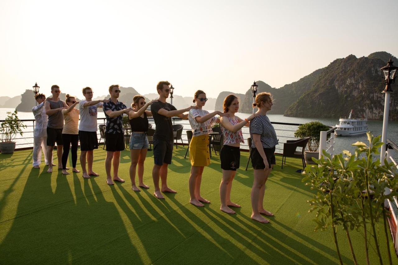 Hotel Dora Cruise By Hag Ha Long Esterno foto