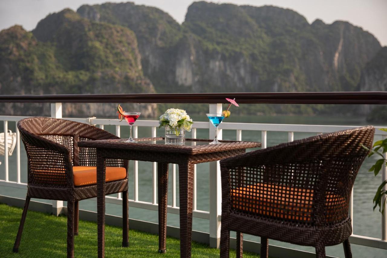 Hotel Dora Cruise By Hag Ha Long Esterno foto