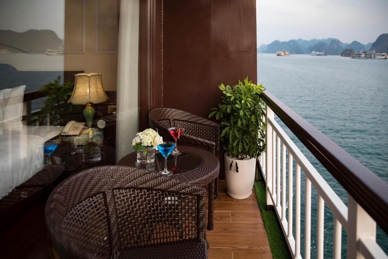 Hotel Dora Cruise By Hag Ha Long Esterno foto
