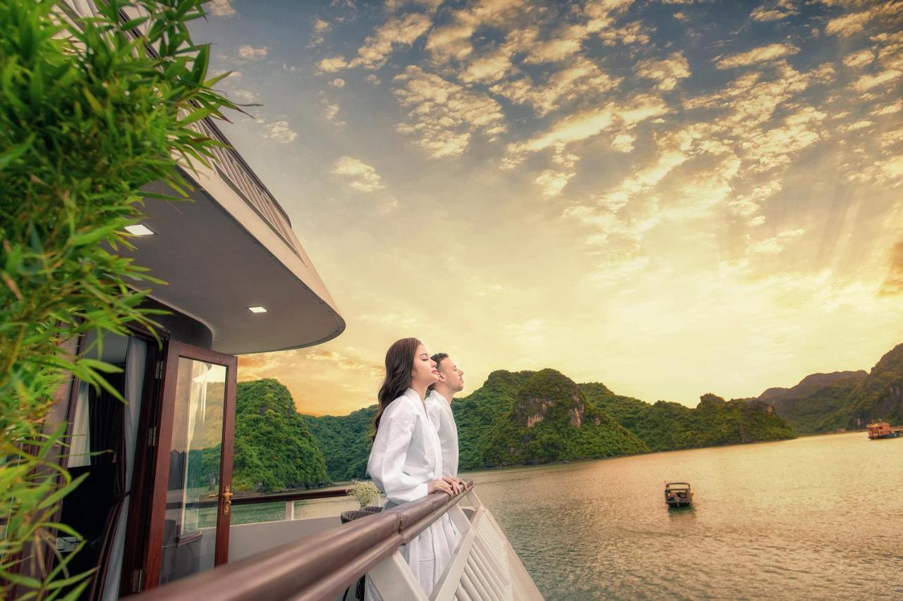 Hotel Dora Cruise By Hag Ha Long Esterno foto
