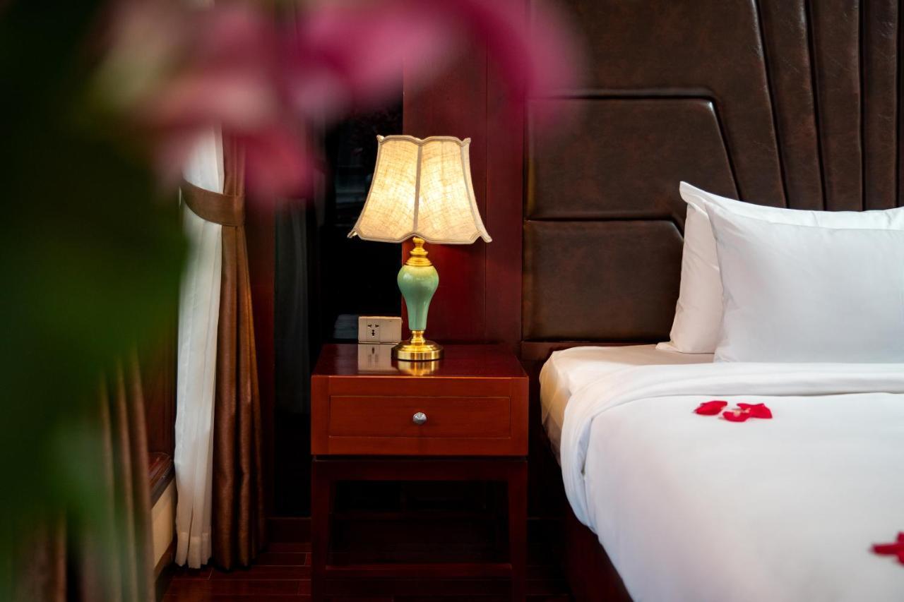 Hotel Dora Cruise By Hag Ha Long Esterno foto