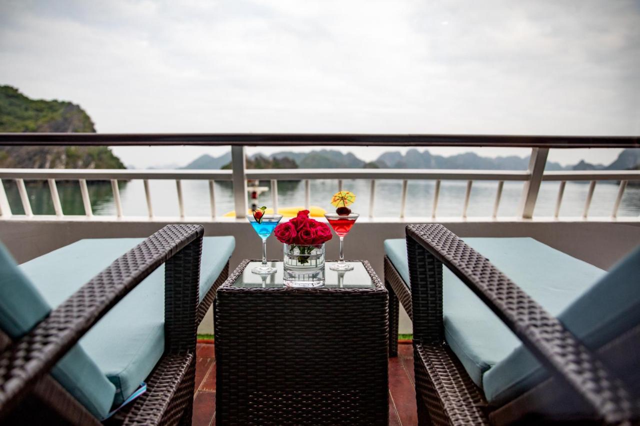 Hotel Dora Cruise By Hag Ha Long Esterno foto