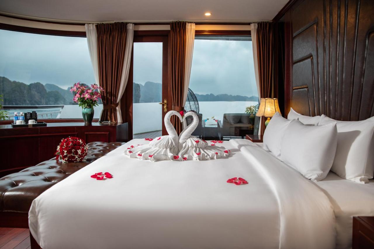 Hotel Dora Cruise By Hag Ha Long Esterno foto