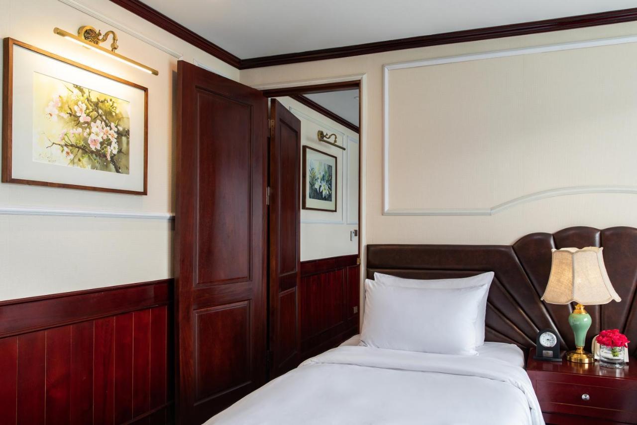 Hotel Dora Cruise By Hag Ha Long Esterno foto